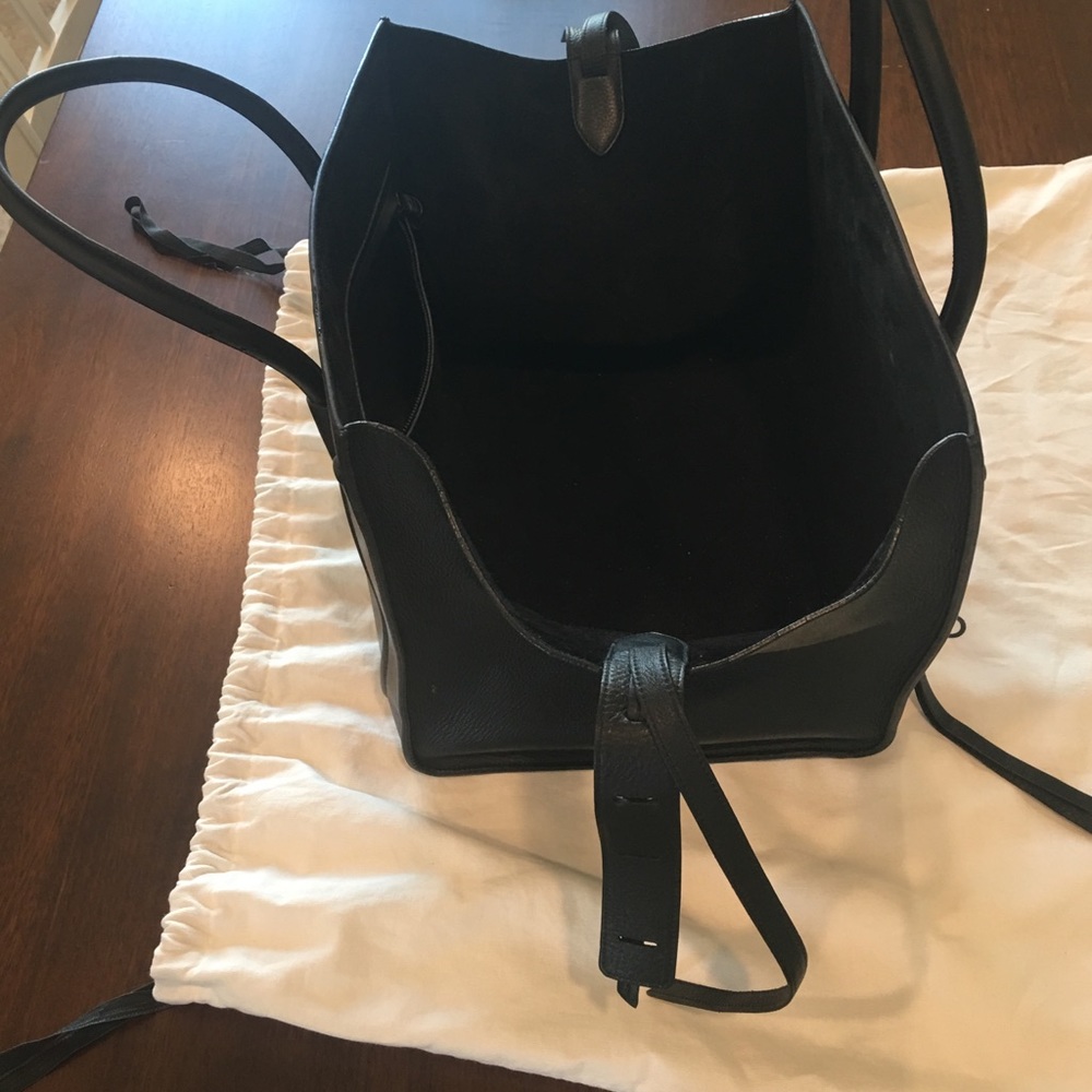 Celine Medium Phantom Tote - Picture 4 of 7